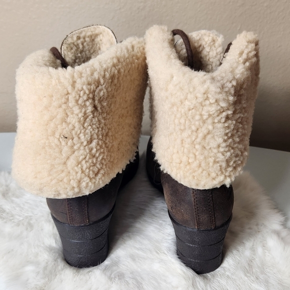 UGG Uptown Zea Brown Leather Shearling Wedge Boots-Size 9 - Picture 11 of 15